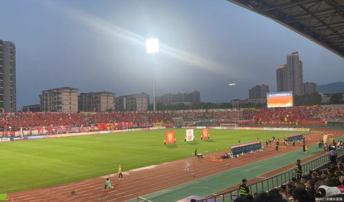 广州队2-0重庆铜梁龙升至中甲第三！精彩瞬间回顾和后续展望