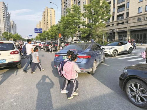 校园悄然兴起地下停车库接娃模式