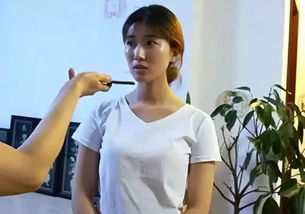 女大学生寻迹见义勇为，碎花裙女生的故事，平台回应了？