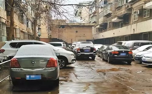 业主投诉，小区停车难及物业人员恶意破坏