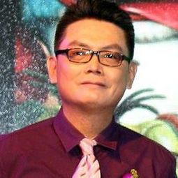 周星驰送花缅怀石班瑜——一尊历史的纪念碑