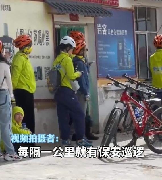 游客吐槽景区停车7小时收费217元