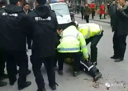 地摊老板现场演示狠摔不烂的豆腐