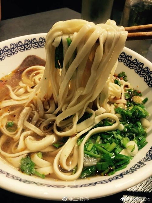 00后女生在日本留学自制牛肉面