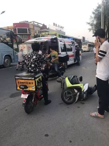 司机在避让电动车时撞到人，致一人死亡