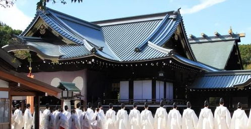智利女网红在日本神社引体向上？日本神社内惊现神秘女子引体向上动作