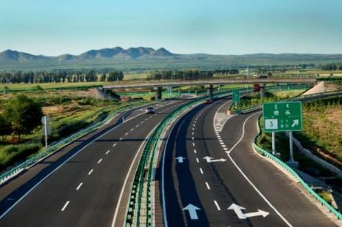 汽车上高速公路的行驶距离限制