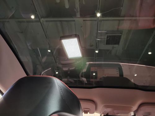 汽车车顶灯的亮度与功率解析 汽车车顶灯的亮度与功率解析