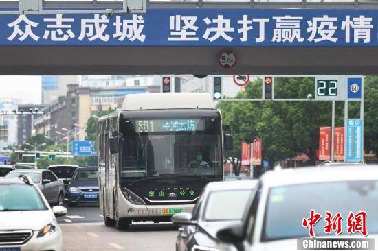 公共汽车的车站数量与城市交通