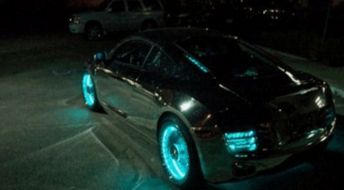 汽车加灯光好看吗？价格如何？