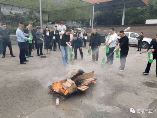 汽车涂装培训学费多少？了解汽车涂装的全面知识和技能