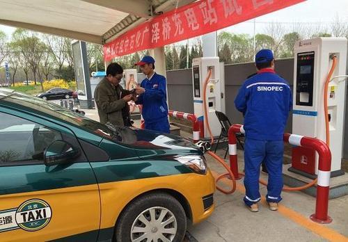 正常汽车加多少升汽油