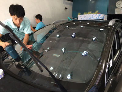 汽车贴窗子玻璃膜的价格因多种因素而异
