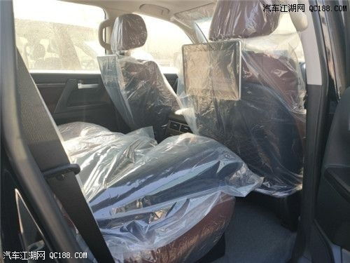 汽车刮伤和漏铁修复费用解析