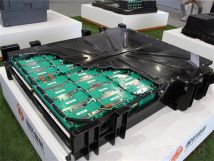 电动汽车的电池容量与类型