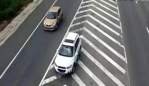 汽车在多高温度下不能停车