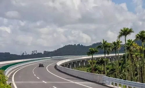 从重庆到海南的汽车旅程，穿越千山万水的距离与梦想