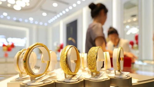 金价飙升，金店老板感叹十年未见的行情