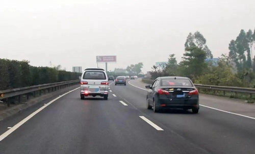 汽车高速路行驶的最高时速和转速