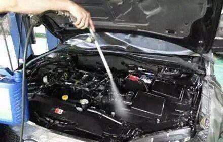 沙尘暴来袭，为何建议您不要使用高压水枪清洗汽车？