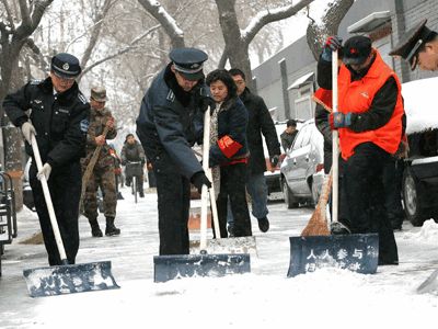 破冰而出，一位下40米深井救人女辅警的荣耀之路