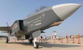 美国空军F-35A闪电II型战机飞抵印度，意图不明的军事行动？