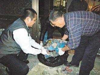 香港三岁女童与母亲尸体同住四天的真相
