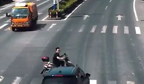 台湾女子骑车连闯红灯失控自撞身亡的悲剧