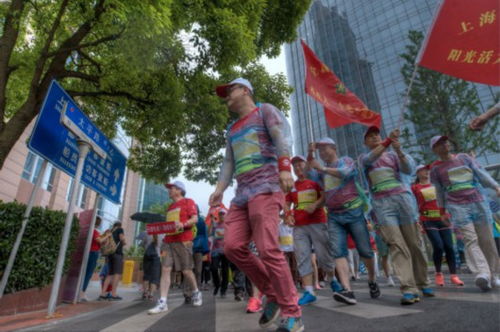 公益人陈行甲，用行动照亮梦想的灯塔