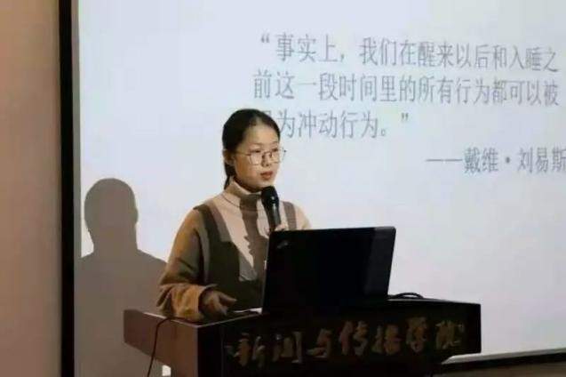 清华高颜值学霸回应炒作质疑